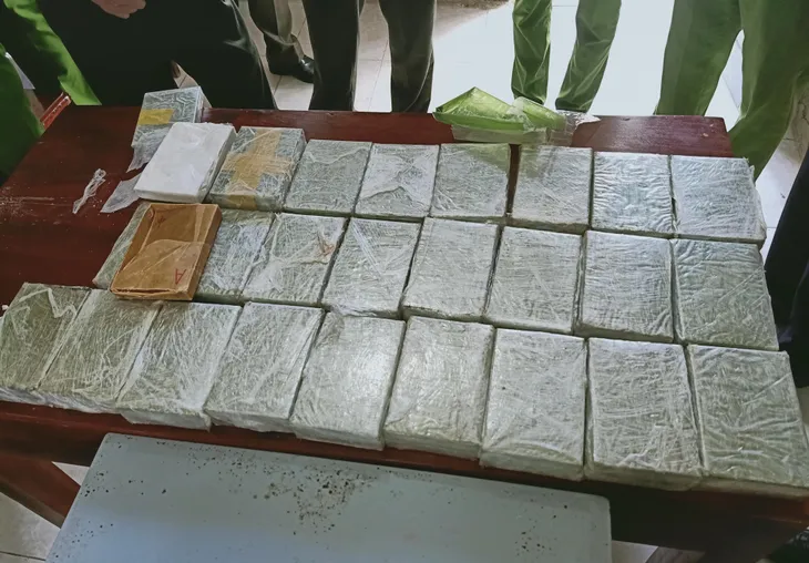 Phá 2 chuyên án, bắt 2 đối tượng mua bán hơn 43kg ma túy - Ảnh 2. Phá 2 chuyên án, bắt 2 đối tượng mua bán hơn 43kg ma túy - Ảnh 2.