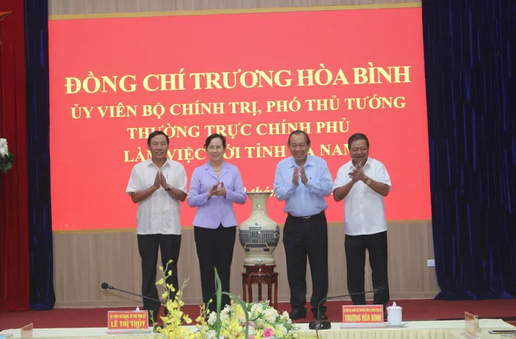 Hà Nam là 1 trong 10 tỉnh, thành trên cả nước có tỷ lệ giải ngân cao - Ảnh 2. Hà Nam là 1 trong 10 tỉnh, thành trên cả nước có tỷ lệ giải ngân cao - Ảnh 2.