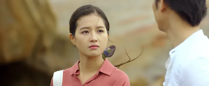 Tình yêu và tham vọng - Tập 49: Tạm biệt Thuỳ Chi bằng một cái ôm chặt, Minh quay trở về cùng Linh - Ảnh 4. Tình yêu và tham vọng - Tập 49: Tạm biệt Thuỳ Chi bằng một cái ôm chặt, Minh quay trở về cùng Linh - Ảnh 4.