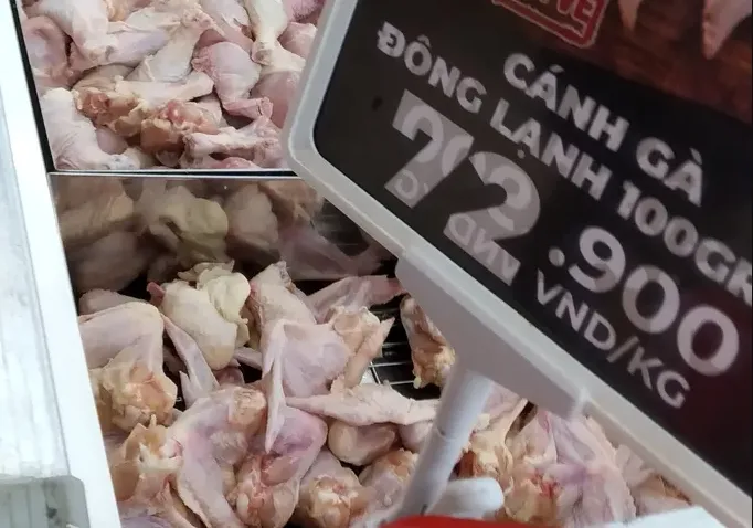Thịt gà nhập khẩu rẻ bất thường, gà Việt chịu trận đến bao giờ? - Ảnh 2. Thịt gà nhập khẩu rẻ bất thường, gà Việt chịu trận đến bao giờ? - Ảnh 2.