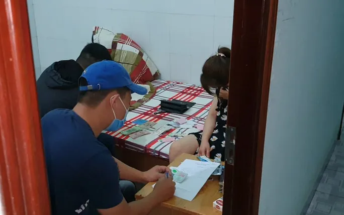 Phát hiện đường dây đưa các cô gái từ miền Bắc vào Đắk Lắk bán dâm - Ảnh 2. Phát hiện đường dây đưa các cô gái từ miền Bắc vào Đắk Lắk bán dâm - Ảnh 2.