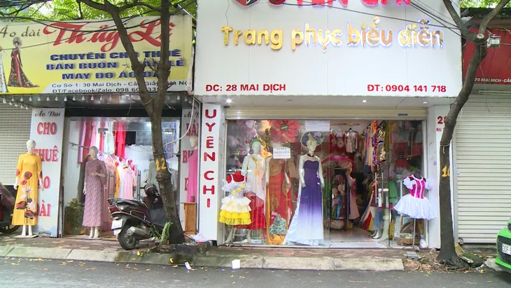 Phố trang phục biểu diễn im lìm mùa COVID-19 - Ảnh 2. Phố trang phục biểu diễn im lìm mùa COVID-19 - Ảnh 2.