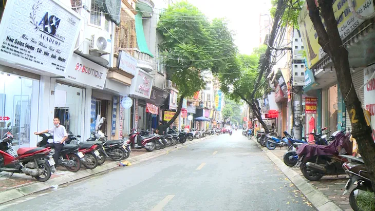 Phố trang phục biểu diễn im lìm mùa COVID-19 - Ảnh 1. Phố trang phục biểu diễn im lìm mùa COVID-19 - Ảnh 1.