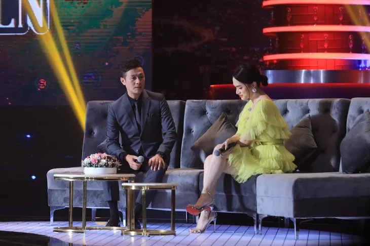 Hương Giang song kiếm hợp bích bên BTV Anh Tuấn - Ảnh 4.