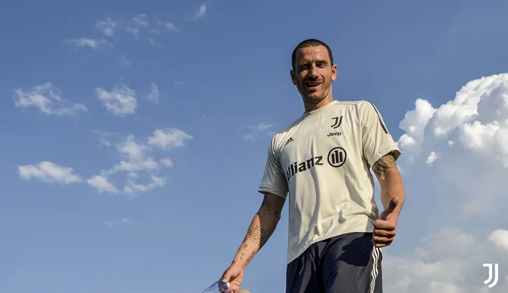 HLV Pirlo cực ngầu trong buổi tập đầu tiên cùng các học trò tại Juventus - Ảnh 10. HLV Pirlo cực ngầu trong buổi tập đầu tiên cùng các học trò tại Juventus - Ảnh 10.