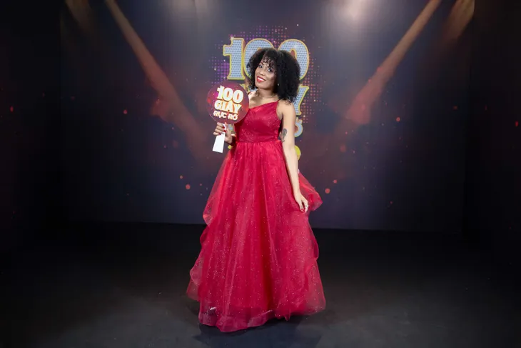 Cô gái đến từ Cuba gây tò mò khi hóa thân giống diva Whitney Houston ngay trên sân khấu Việt - Ảnh 2. Cô gái đến từ Cuba gây tò mò khi hóa thân giống diva Whitney Houston ngay trên sân khấu Việt - Ảnh 2.