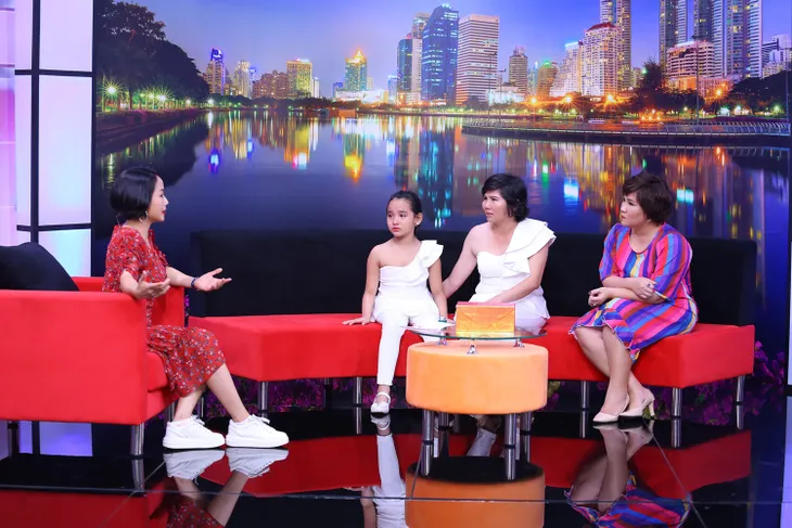 Cô bé 9 tuổi chấn thương tâm lý vì “ba đi nhậu, mẹ phải làm việc sáng đêm” - Ảnh 2. Cô bé 9 tuổi chấn thương tâm lý vì “ba đi nhậu, mẹ phải làm việc sáng đêm” - Ảnh 2.