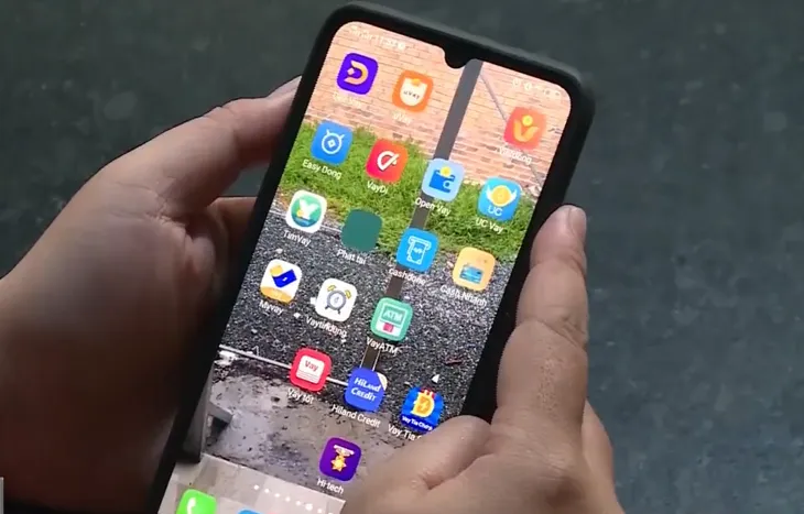 Chiêu ve sầu thoát xác của các công ty cho vay tiền qua app - Ảnh 1. Chiêu ve sầu thoát xác của các công ty cho vay tiền qua app - Ảnh 1.
