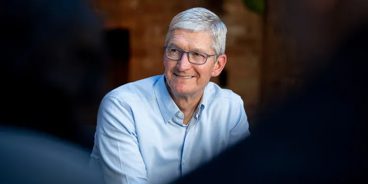 Tim Cook nhận hơn 278 triệu USD tiền thưởng từ Apple - Ảnh 1. Tim Cook nhận hơn 278 triệu USD tiền thưởng từ Apple - Ảnh 1.