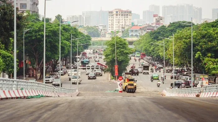 Cận cảnh cầu vượt 560 tỷ đồng của Thủ đô trước giờ thông xe - Ảnh 2. Cận cảnh cầu vượt 560 tỷ đồng của Thủ đô trước giờ thông xe - Ảnh 2.