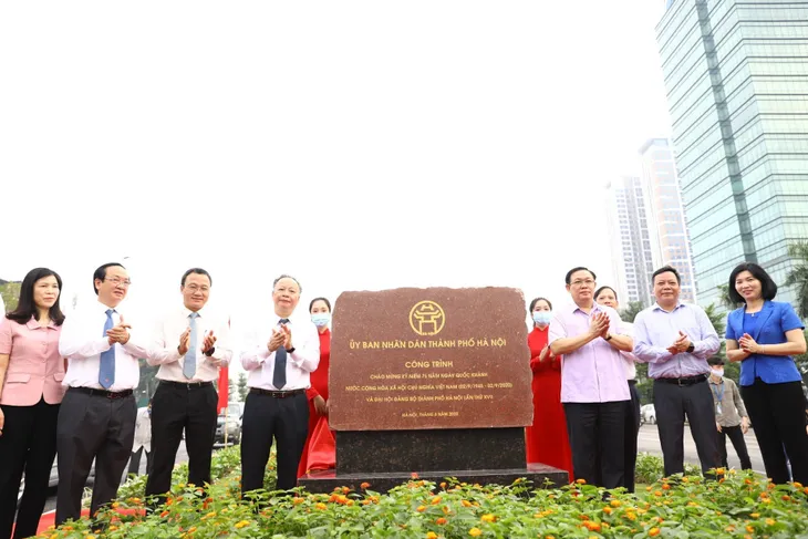 Khánh thành cầu vượt nút giao Hoàng Quốc Việt - Nguyễn Văn Huyên - Ảnh 1. Khánh thành cầu vượt nút giao Hoàng Quốc Việt - Nguyễn Văn Huyên - Ảnh 1.