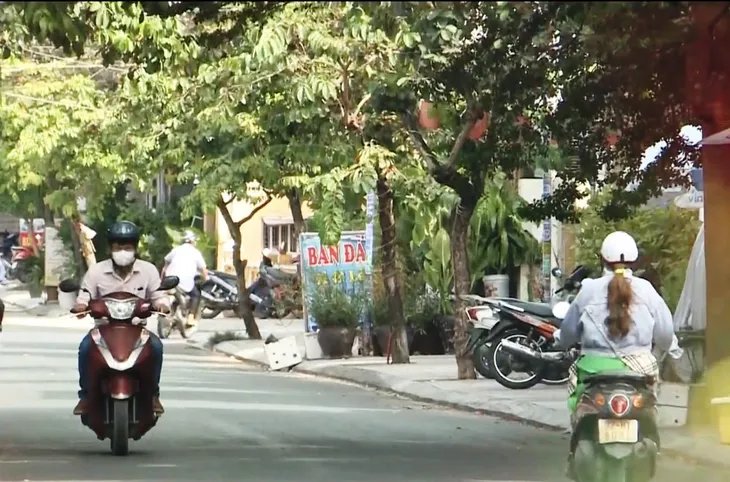 Bình yên Hội An trong ngày đầu nới lỏng giãn cách xã hội - Ảnh 1. Bình yên Hội An trong ngày đầu nới lỏng giãn cách xã hội - Ảnh 1.