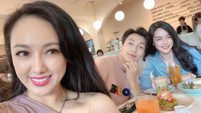 BTV Hoài Anh đẹp xuất sắc! - Ảnh 3. BTV Hoài Anh đẹp xuất sắc! - Ảnh 3.