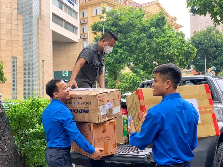 Tuổi trẻ Hà Nội hỗ trợ trang thiết bị y tế cho Đà Nẵng - Ảnh 1. Tuổi trẻ Hà Nội hỗ trợ trang thiết bị y tế cho Đà Nẵng - Ảnh 1.