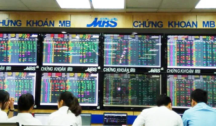 Bật tăng mạnh mẽ, VN-Index tiền gần mốc 810 điểm - Ảnh 1. Bật tăng mạnh mẽ, VN-Index tiền gần mốc 810 điểm - Ảnh 1.