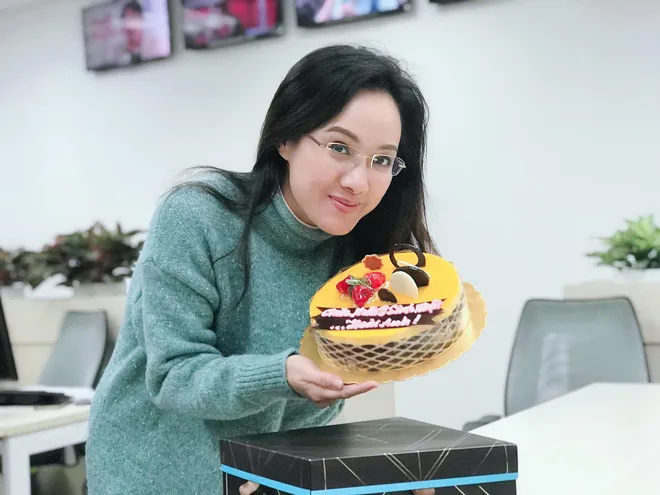 BTV Hoài Anh đẹp xuất sắc! - Ảnh 2. BTV Hoài Anh đẹp xuất sắc! - Ảnh 2.