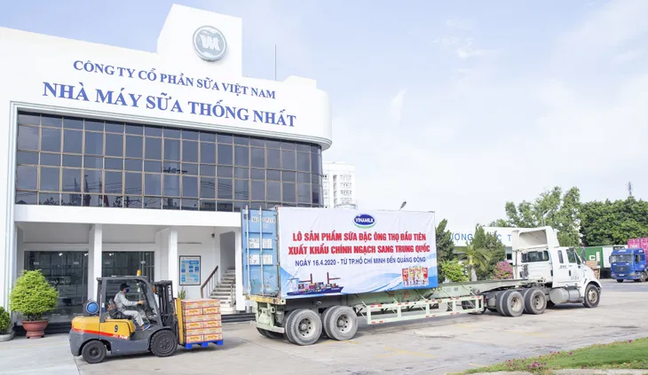Doanh thu nội địa và xuất khẩu 6 tháng đầu năm của Vinamilk tăng trưởng 2 con số - Ảnh 1. Doanh thu nội địa và xuất khẩu 6 tháng đầu năm của Vinamilk tăng trưởng 2 con số - Ảnh 1.