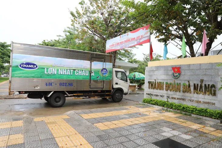 Vinamilk đồng hành cùng “khúc ruột miền trung” chống dịch COVID-19 - Ảnh 1. Vinamilk đồng hành cùng “khúc ruột miền trung” chống dịch COVID-19 - Ảnh 1.