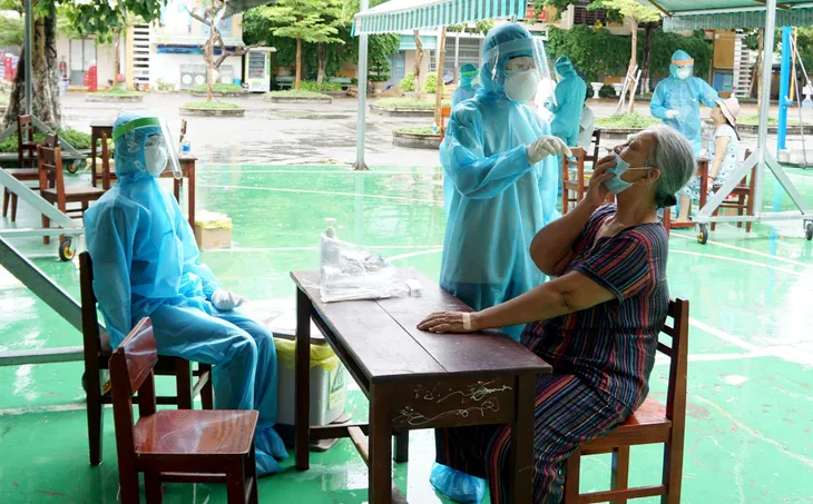 17h ngày 27/8, hạn cuối để người ngoại tỉnh đăng ký rời Đà Nẵng - Ảnh 1. 17h ngày 27/8, hạn cuối để người ngoại tỉnh đăng ký rời Đà Nẵng - Ảnh 1.