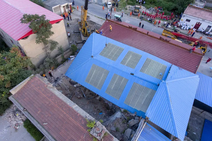 Sập nhà hàng tại Trung Quốc: 29 nạn nhân thiệt mạng, thêm nhiều người bị thương - Ảnh 1. Sập nhà hàng tại Trung Quốc: 29 nạn nhân thiệt mạng, thêm nhiều người bị thương - Ảnh 1.