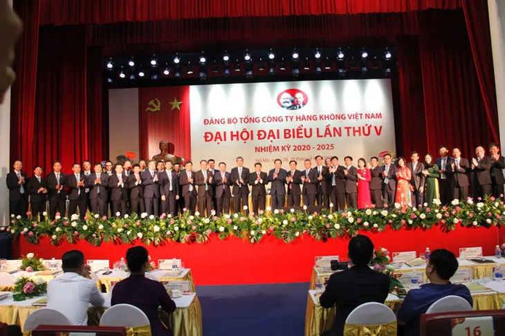 Đẩy mạnh tái cơ cấu, phục hồi, phát triển và khẳng định vị thế Tổng công ty Hàng không Việt Nam - Ảnh 3. Đẩy mạnh tái cơ cấu, phục hồi, phát triển và khẳng định vị thế Tổng công ty Hàng không Việt Nam - Ảnh 3.