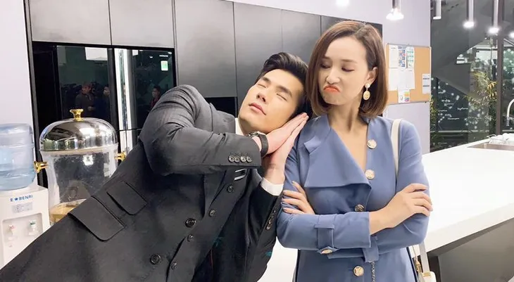 Cặp đôi lạnh như băng trên phim, lại ríu rít ở hậu trường Tình yêu và tham vọng - Ảnh 5. Cặp đôi lạnh như băng trên phim, lại ríu rít ở hậu trường Tình yêu và tham vọng - Ảnh 5.