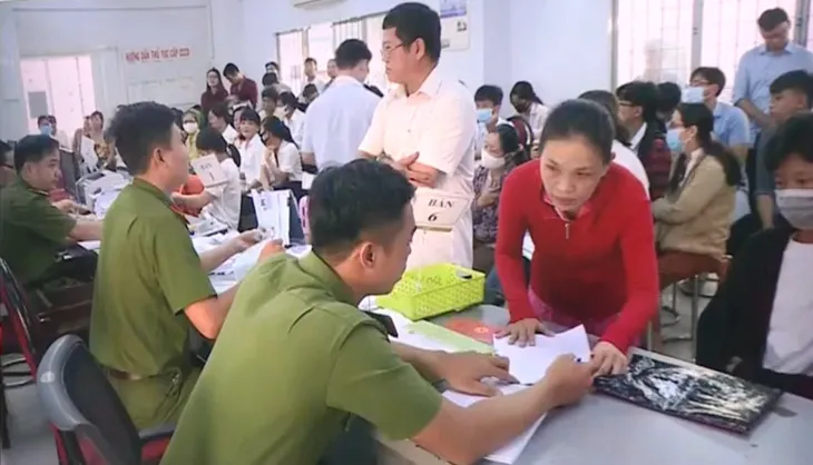 Cắt giảm hàng nghìn người, cán bộ phường, xã gặp nhiều áp lực - Ảnh 1. Cắt giảm hàng nghìn người, cán bộ phường, xã gặp nhiều áp lực - Ảnh 1.