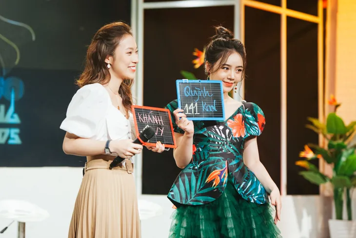 VTV Awards 2020 - The Hit List 02: Hậu trường Khánh Vy và Quỳnh Kool nhí nhảnh cùng MC Trần Ngọc - Ảnh 9. VTV Awards 2020 - The Hit List 02: Hậu trường Khánh Vy và Quỳnh Kool nhí nhảnh cùng MC Trần Ngọc - Ảnh 9.