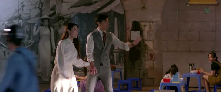 Tình yêu và tham vọng - Tập 52: Linh hớt hải nắm tay Minh chạy trốn? - Ảnh 2. Tình yêu và tham vọng - Tập 52: Linh hớt hải nắm tay Minh chạy trốn? - Ảnh 2.