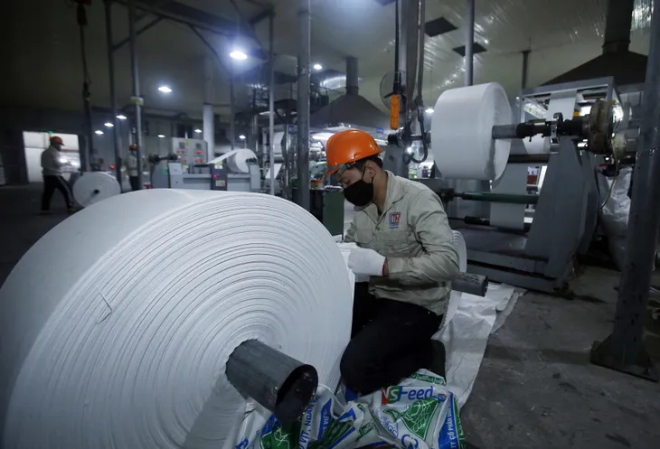 8 tháng đầu năm, Việt Nam xuất siêu gần 12 tỷ USD - Ảnh 2. 8 tháng đầu năm, Việt Nam xuất siêu gần 12 tỷ USD - Ảnh 2.