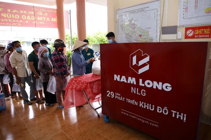 Lắp đặt hệ thống ATM gạo, tiếp sức cộng đồng cùng vượt dịch - Ảnh 3. Lắp đặt hệ thống ATM gạo, tiếp sức cộng đồng cùng vượt dịch - Ảnh 3.