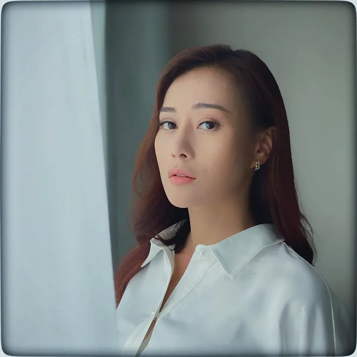 Phương Oanh đẹp siêu lòng qua ống kính của Huỳnh Anh - Ảnh 1. Phương Oanh đẹp siêu lòng qua ống kính của Huỳnh Anh - Ảnh 1.