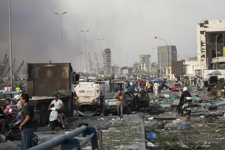Nổ lớn làm rung chuyển thủ đô Lebanon, 73 người thiệt mạng, hàng nghìn người bị thương - Ảnh 1.