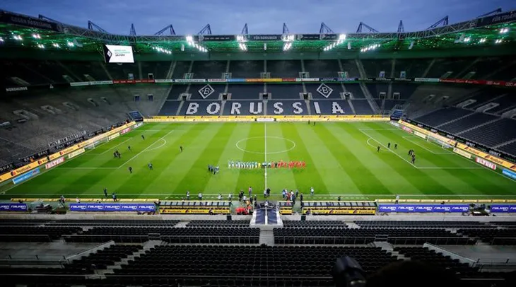 Bundesliga lên kế hoạch cho khán giả vào sân trở lại - Ảnh 1. Bundesliga lên kế hoạch cho khán giả vào sân trở lại - Ảnh 1.