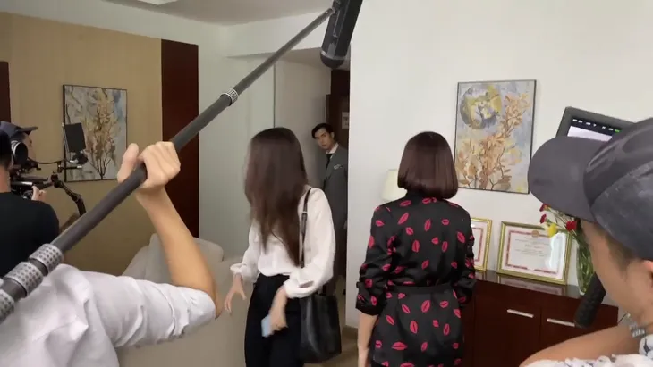 Hậu trường Tình yêu và tham vọng - Tập 42: Tuệ Lâm đánh Linh để xả hận? - Ảnh 3. Hậu trường Tình yêu và tham vọng - Tập 42: Tuệ Lâm đánh Linh để xả hận? - Ảnh 3.