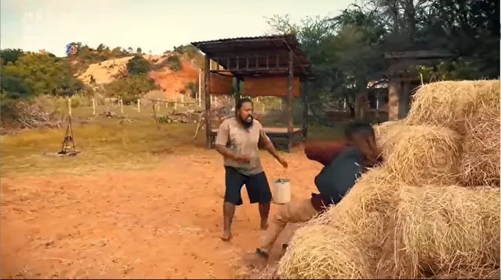 Cát đỏ - Tập 3: Nhớ bị Nguồn đánh, Nhan gặp lại Quang trong bộ đồ tu - Ảnh 5. Cát đỏ - Tập 3: Nhớ bị Nguồn đánh, Nhan gặp lại Quang trong bộ đồ tu - Ảnh 5.