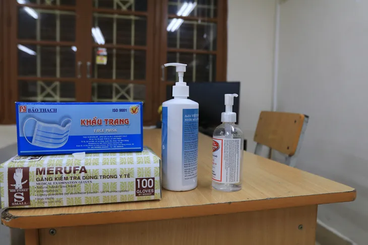 Hà Nội đồng loạt phun khử khuẩn 143 điểm thi tốt nghiệp THPT 2020 - Ảnh 5. Hà Nội đồng loạt phun khử khuẩn 143 điểm thi tốt nghiệp THPT 2020 - Ảnh 5.