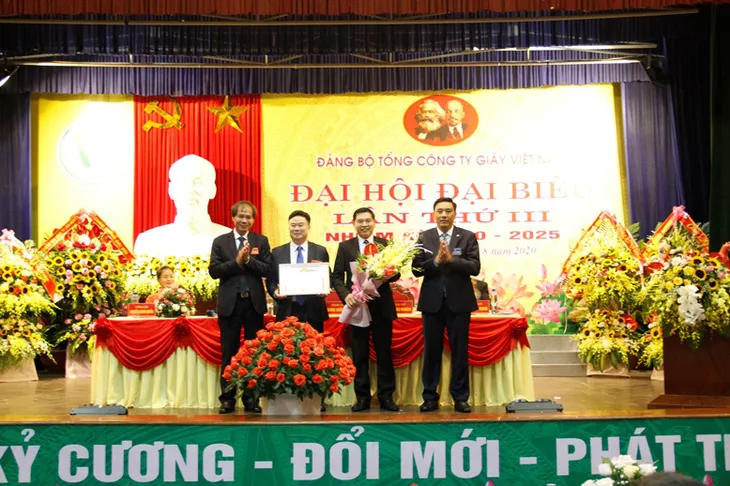Đảng bộ Tổng công ty Giấy Việt Nam tiến hành Đại hội đại biểu lần thứ III, nhiệm kỳ 2020 - 2025 - Ảnh 4. Đảng bộ Tổng công ty Giấy Việt Nam tiến hành Đại hội đại biểu lần thứ III, nhiệm kỳ 2020 - 2025 - Ảnh 4.