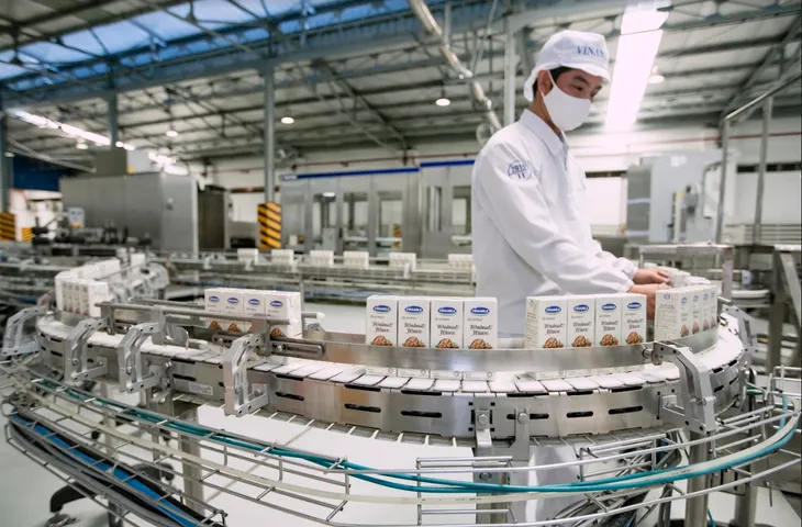 Vinamilk được định giá 2,4 tỷ USD - Ảnh 3. Vinamilk được định giá 2,4 tỷ USD - Ảnh 3.