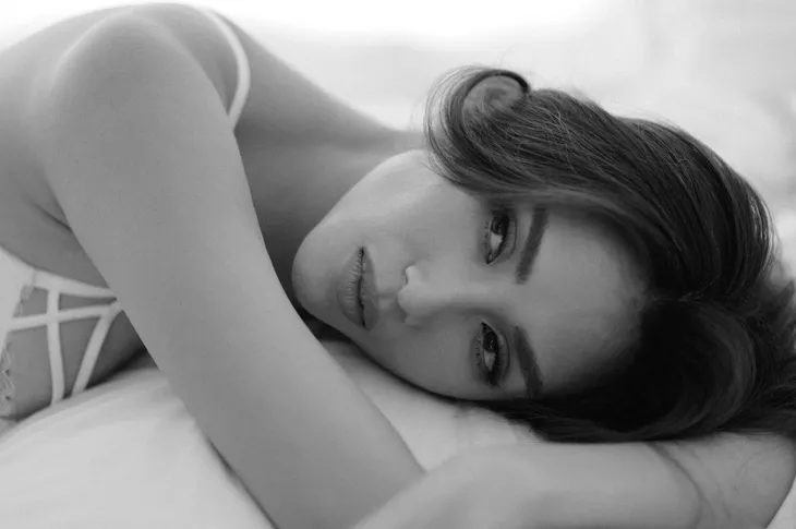 Hiếm khi thấy Võ Hoàng Yến dịu dàng đến thế - Ảnh 1. Hiếm khi thấy Võ Hoàng Yến dịu dàng đến thế - Ảnh 1.