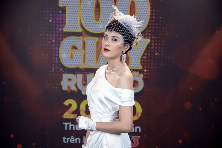 100 Giây rực rỡ: Cô bé có giọng hát hay khiến người khác nghĩ rằng hát nhép - Ảnh 1. 100 Giây rực rỡ: Cô bé có giọng hát hay khiến người khác nghĩ rằng hát nhép - Ảnh 1.