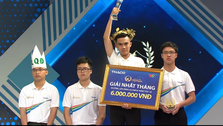 Khán giả vỡ òa với pha lội ngược dòng của chàng trai hiếu động nhất Đường lên đỉnh Olympia - Ảnh 2. Khán giả vỡ òa với pha lội ngược dòng của chàng trai hiếu động nhất Đường lên đỉnh Olympia - Ảnh 2.