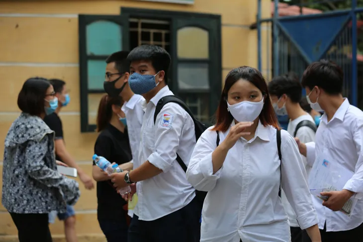 Đề thi Toán tốt nghiệp THPT 2020 đợt 1 có 4-5 câu khó - Ảnh 9. Đề thi Toán tốt nghiệp THPT 2020 đợt 1 có 4-5 câu khó - Ảnh 9.