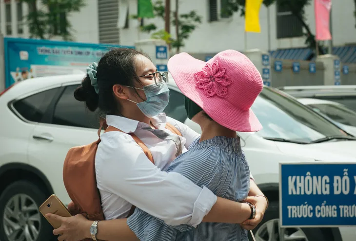 Kỳ thi THPT quốc gia 2020: Thí sinh vui mừng vì đề Văn dễ thở - Ảnh 2. Kỳ thi THPT quốc gia 2020: Thí sinh vui mừng vì đề Văn dễ thở - Ảnh 2.