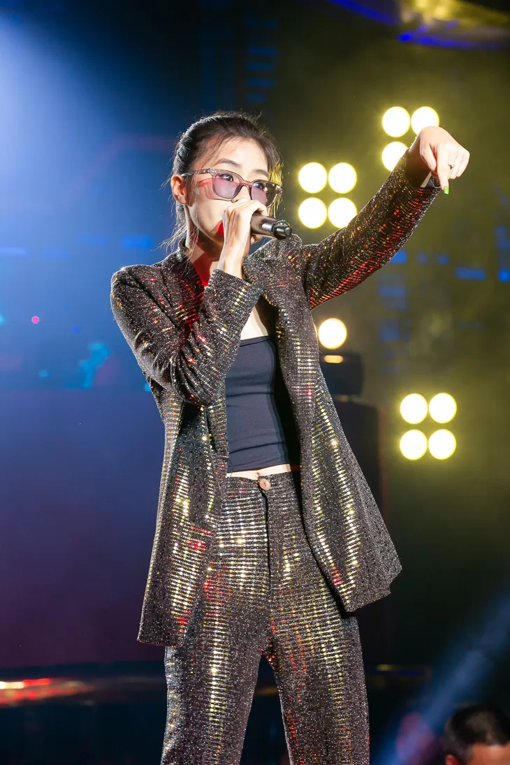 Xuất hiện rapper 17 tuổi khiến sân khấu King Of Rap nổ tung - Ảnh 2. Xuất hiện rapper 17 tuổi khiến sân khấu King Of Rap nổ tung - Ảnh 2.