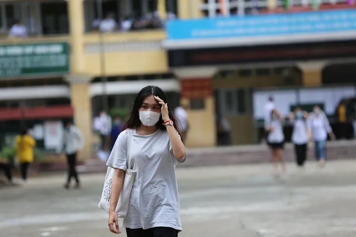 Đề thi Toán tốt nghiệp THPT 2020 đợt 1 có 4-5 câu khó - Ảnh 5. Đề thi Toán tốt nghiệp THPT 2020 đợt 1 có 4-5 câu khó - Ảnh 5.