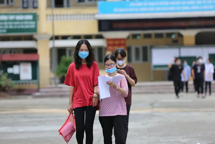 Đề thi Toán tốt nghiệp THPT 2020 đợt 1 có 4-5 câu khó - Ảnh 7. Đề thi Toán tốt nghiệp THPT 2020 đợt 1 có 4-5 câu khó - Ảnh 7.