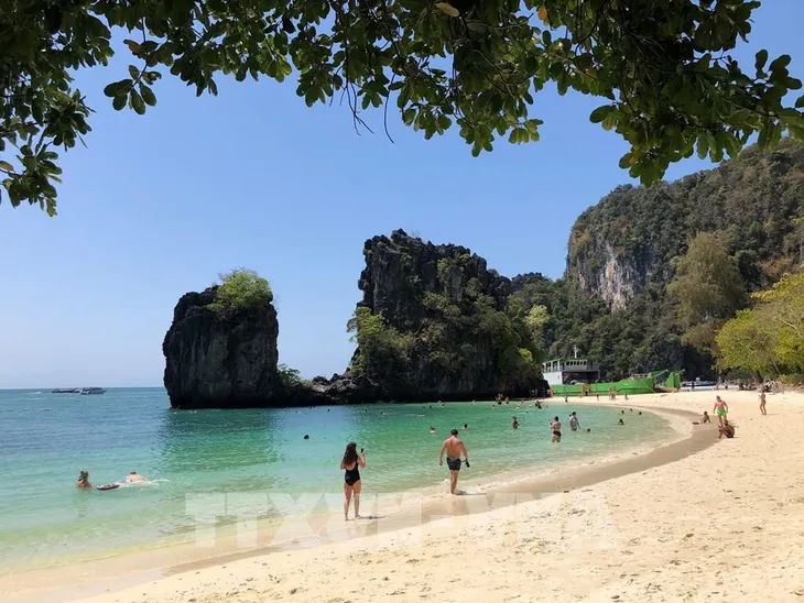 Ba kịch bản cho ngành du lịch Thái Lan trong năm 2021 - Ảnh 1. Ba kịch bản cho ngành du lịch Thái Lan trong năm 2021 - Ảnh 1.