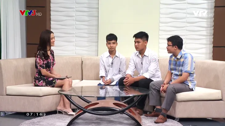 Đôi bạn 10 năm cõng nhau tới trường ước mơ đỗ đại học Y, Bách khoa và ở trọ chung - Ảnh 3. Đôi bạn 10 năm cõng nhau tới trường ước mơ đỗ đại học Y, Bách khoa và ở trọ chung - Ảnh 3.