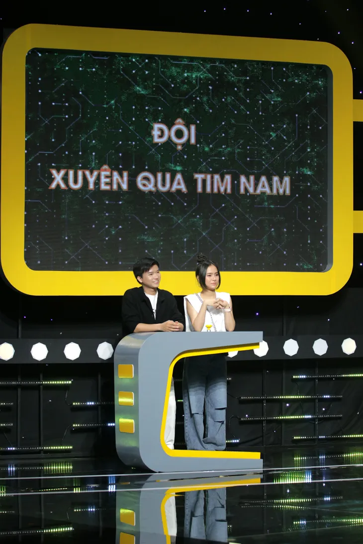 Bùi Công Nam, Ngọc Xuyên ấm ức dù trúng tủ nhưng vẫn thua tan nát trong Người đứng thẳng - Ảnh 2.